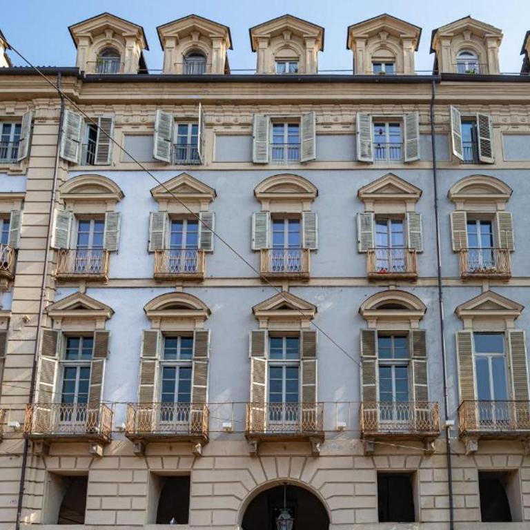 Charm in Piazza Castello - Two-Bedroom Apartment - 9