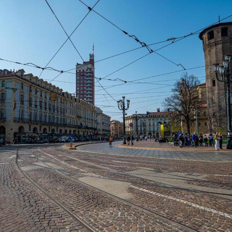 Charm in Piazza Castello - Two-Bedroom Apartment - 19