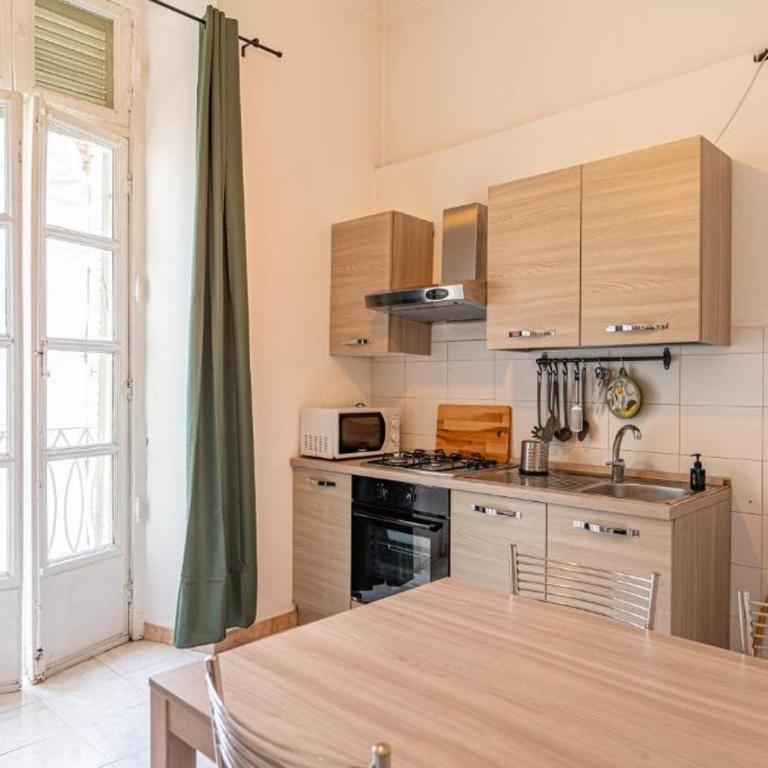 Charm in Piazza Castello - Two-Bedroom Apartment - 21
