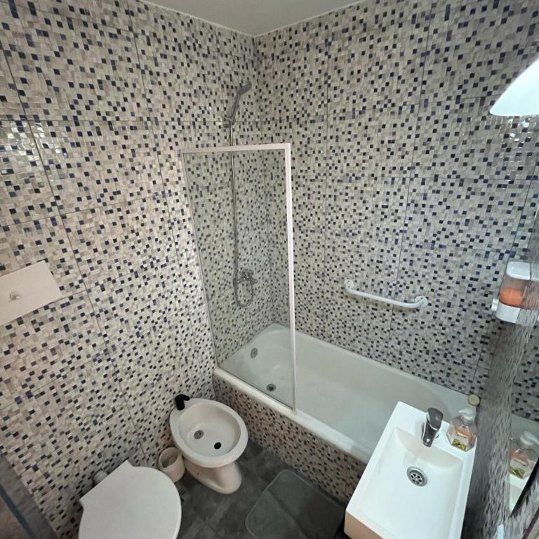 Hermoso, con vista al obelisco - One-Bedroom Apartment - 5