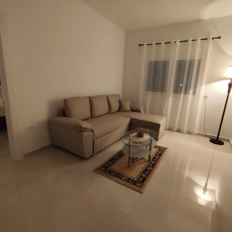 Guest House AGA - One-Bedroom Apartment with Balcony - 2