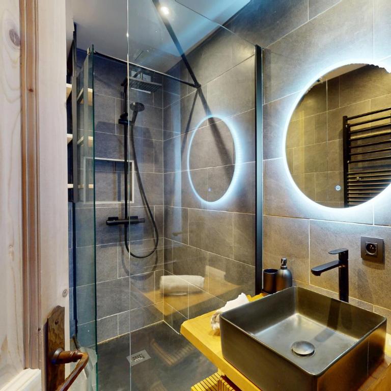 Bright, warm 2BR 2min to gondola, private garden - Appartement 2 Chambres avec Vue sur la Montagne - 4