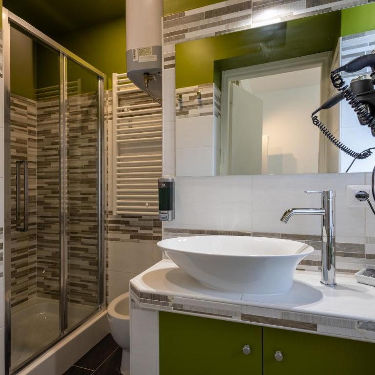 Cornelia Vatican Suites - Camera Tripla Deluxe - 10