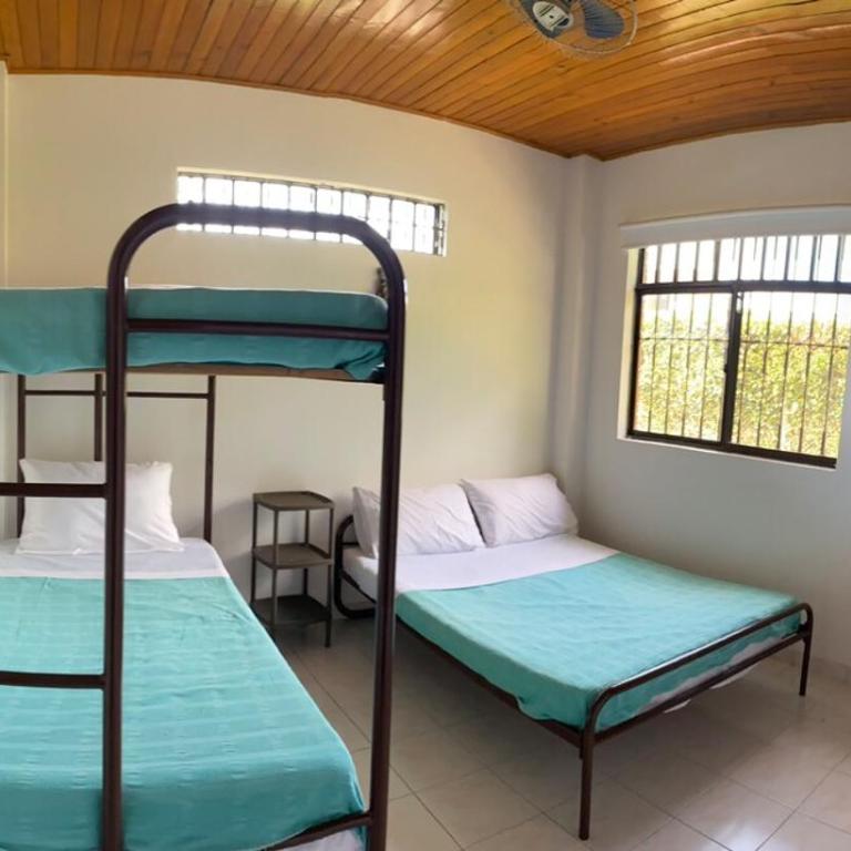 Casa de descanso con piscina privada en Melgar - Casa de 4 dormitorios - 15