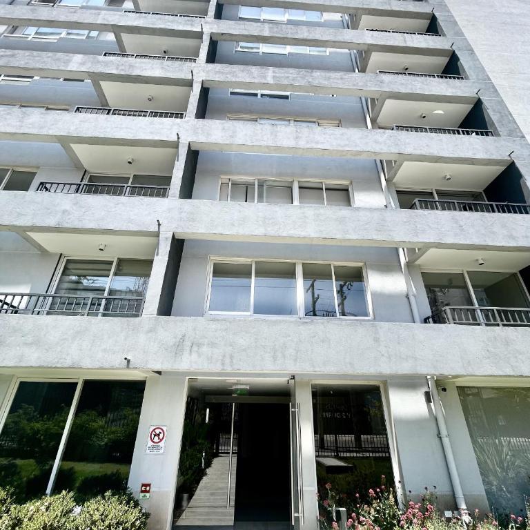 Amplio departamento con estacionamiento, Piscina en Ñuñoa Santiago de Chile - Apartamento de 1 dormitorio - 20