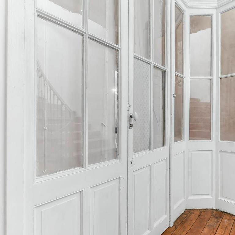 Les Bellevue Cité "3 Apartments, 1 with Garden & Private Parking, Aircon, WiFi, Free Public Car Park, 1 km from Cité" - Apartment mit 3 Schlafzimmern und Aussicht - 17