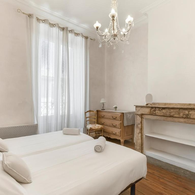 Les Bellevue Cité "3 Apartments, 1 with Garden & Private Parking, Aircon, WiFi, Free Public Car Park, 1 km from Cité" - Apartment mit 3 Schlafzimmern und Aussicht - 14
