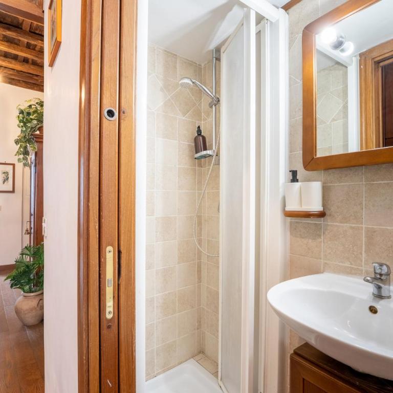 Domus Leopardo, Typical Trastevere Flat in Center - Two-Bedroom Apartment - 14