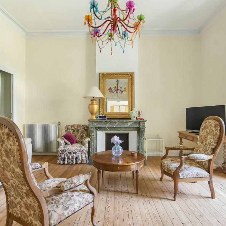Les Bellevue Cité "3 Apartments, 1 with Garden & Private Parking, Aircon, WiFi, Free Public Car Park, 1 km from Cité" - Stadthaus mit 2 Schlafzimmern - 7