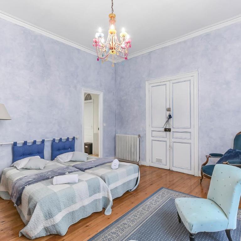 Les Bellevue Cité "3 Apartments, 1 with Garden & Private Parking, Aircon, WiFi, Free Public Car Park, 1 km from Cité" - Stadthaus mit 2 Schlafzimmern - 12