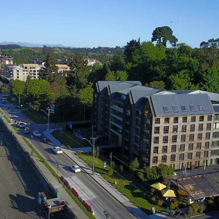 HOM I Conjunto frente al Lago con piscina temperada y estacionamiento - Apartamento - 40