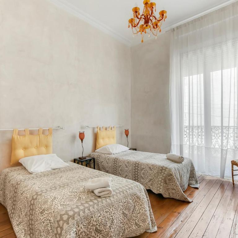 Les Bellevue Cité "3 Apartments, 1 with Garden & Private Parking, Aircon, WiFi, Free Public Car Park, 1 km from Cité" - Apartment mit 3 Schlafzimmern mit Parkblick - 11