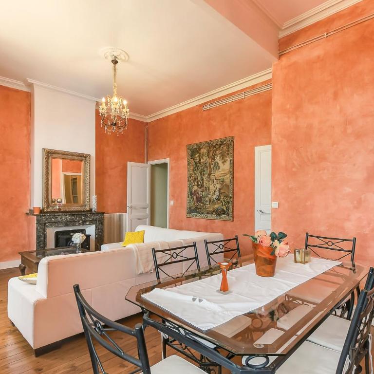 Les Bellevue Cité "3 Apartments, 1 with Garden & Private Parking, Aircon, WiFi, Free Public Car Park, 1 km from Cité" - Apartment mit 3 Schlafzimmern mit Parkblick - 7