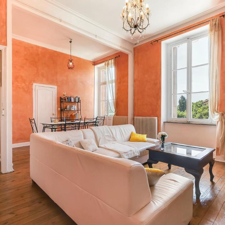 Les Bellevue Cité "3 Apartments, 1 with Garden & Private Parking, Aircon, WiFi, Free Public Car Park, 1 km from Cité" - Apartment mit 3 Schlafzimmern mit Parkblick - 9