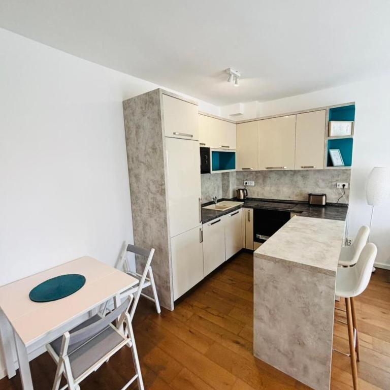 Lazure apartment - One-Bedroom Apartment - 4
