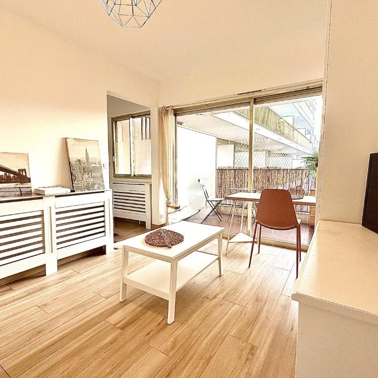 Studio cosy a juan les pins - Studio with Balcony - 1
