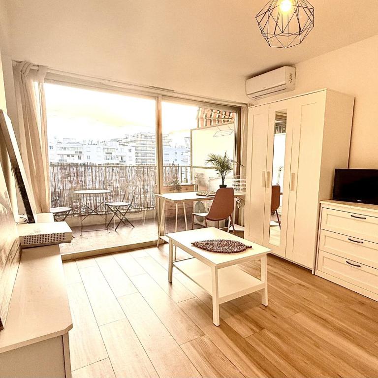 Studio cosy a juan les pins - Studio with Balcony - 4