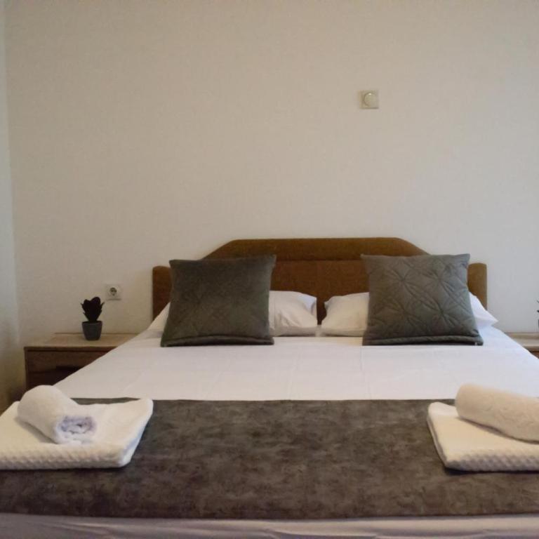 Anesa Old Town Apartments - Double Room - 4