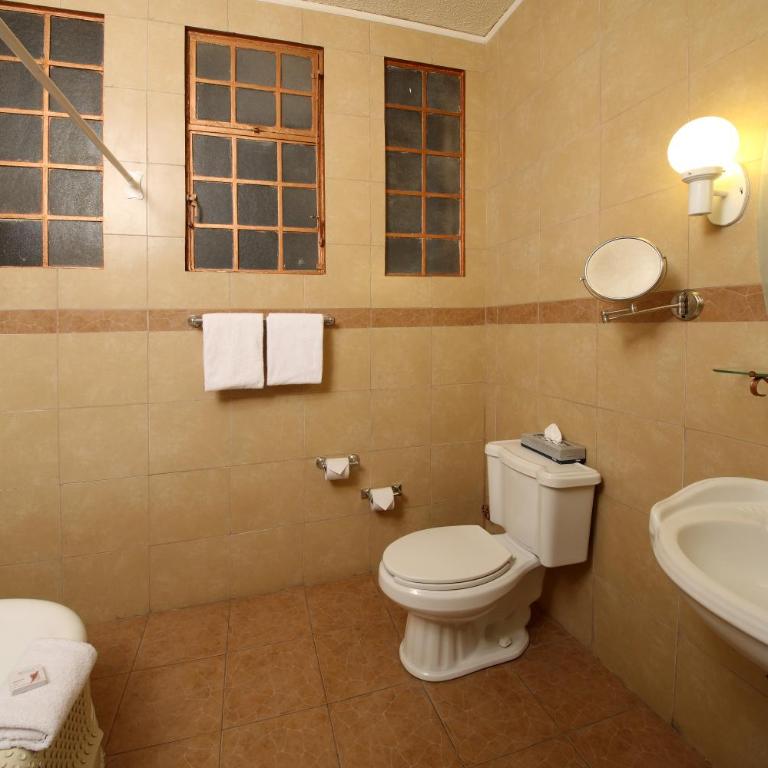 Best Western Majestic - King Suite - 8