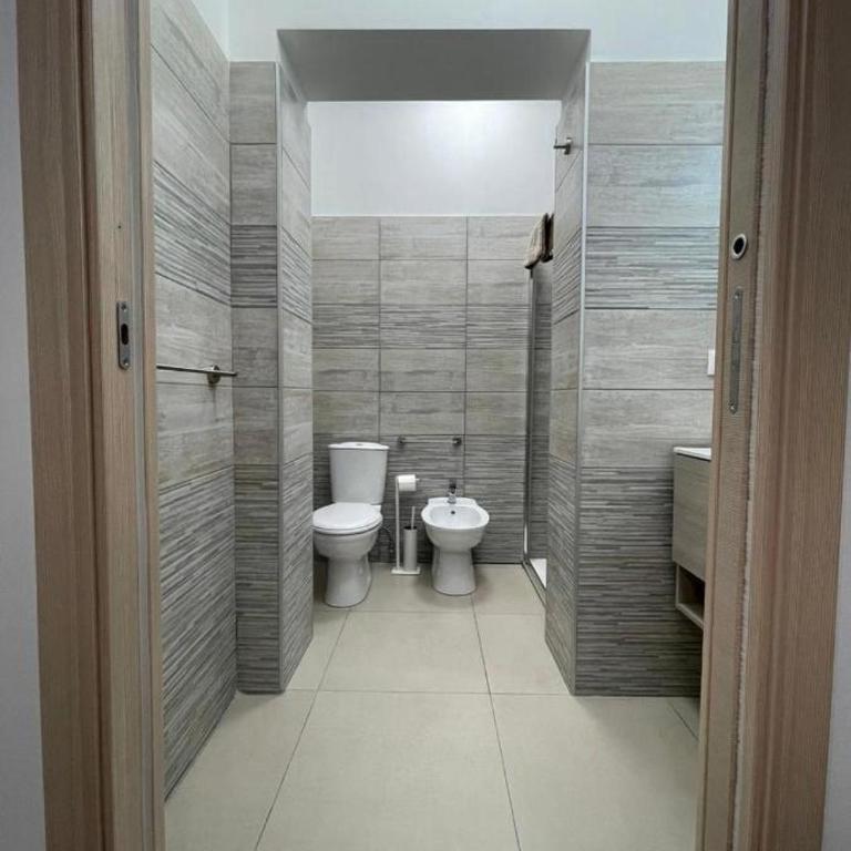 The Diamond of Catania Airport - Double Room with Private Bathroom - 4