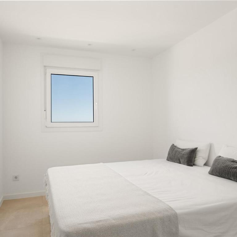 Modern 4-Bedroom Townhouse in Cala Serena Village Walk to the Beach Golf - Casa - 13