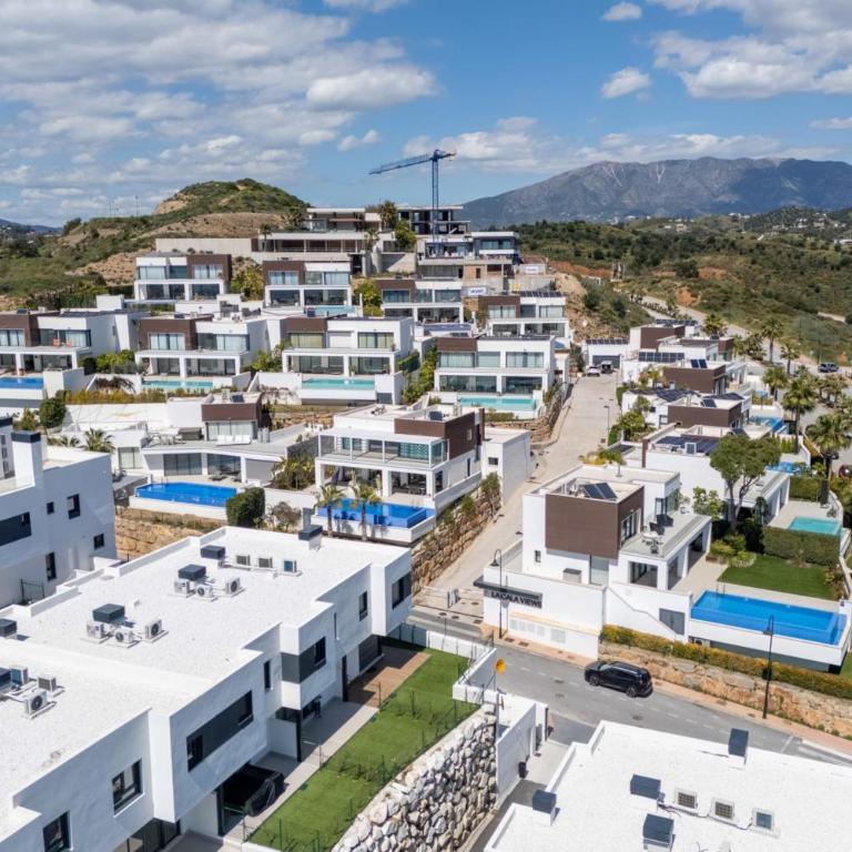Modern 4-Bedroom Townhouse in Cala Serena Village Walk to the Beach Golf - Casa - 20