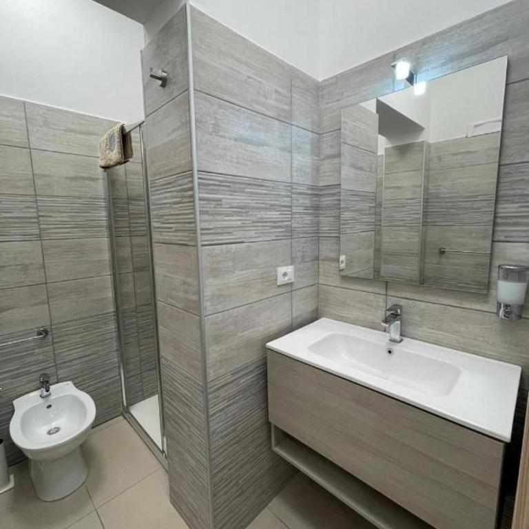 The Diamond of Catania Airport - Double Room with Private Bathroom - 2