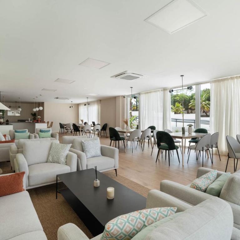 Modern 4-Bedroom Townhouse in Cala Serena Village Walk to the Beach Golf - Casa - 33