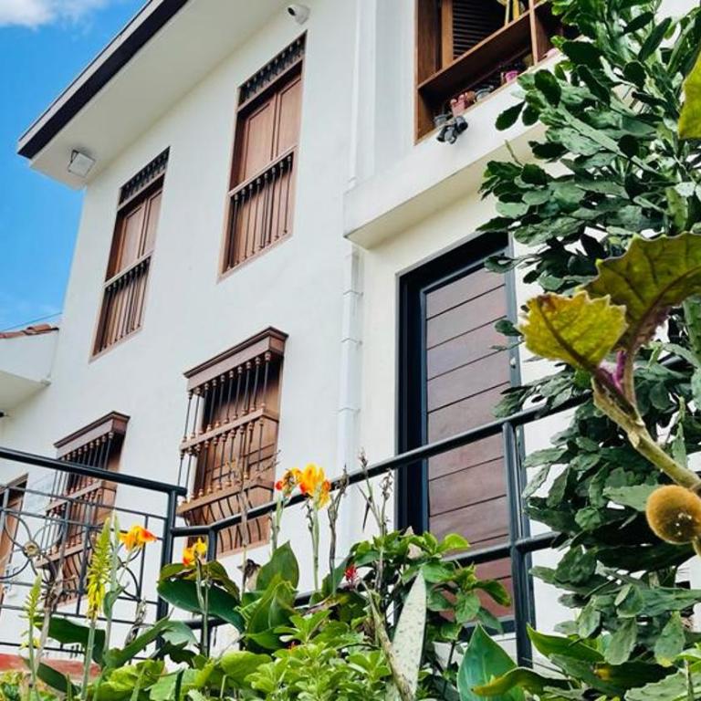 Arboleda de San Antonio Cali - Deluxe One-Bedroom Apartment with Garden View - 1