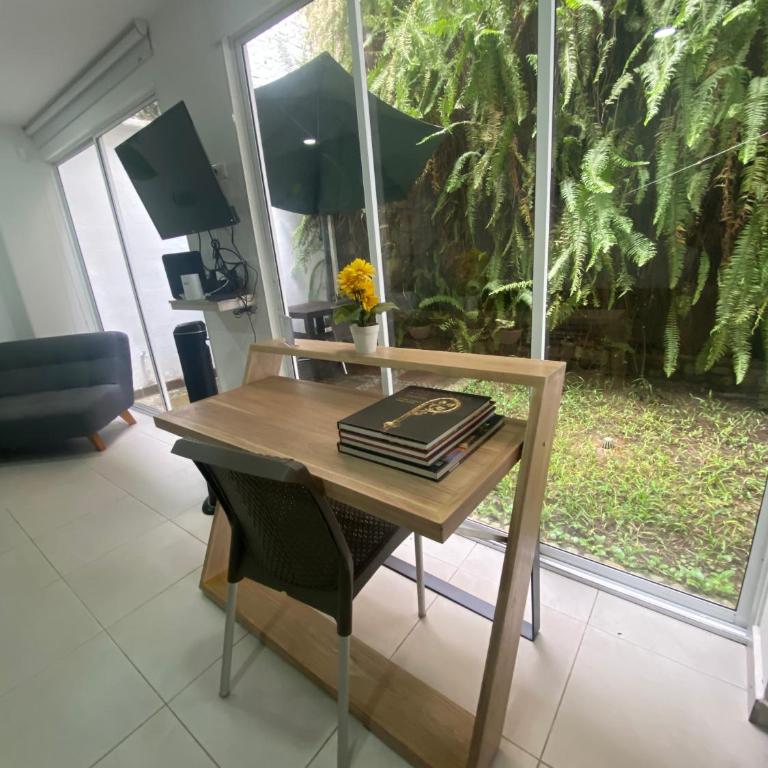 Arboleda de San Antonio Cali - Deluxe One-Bedroom Apartment with Garden View - 2