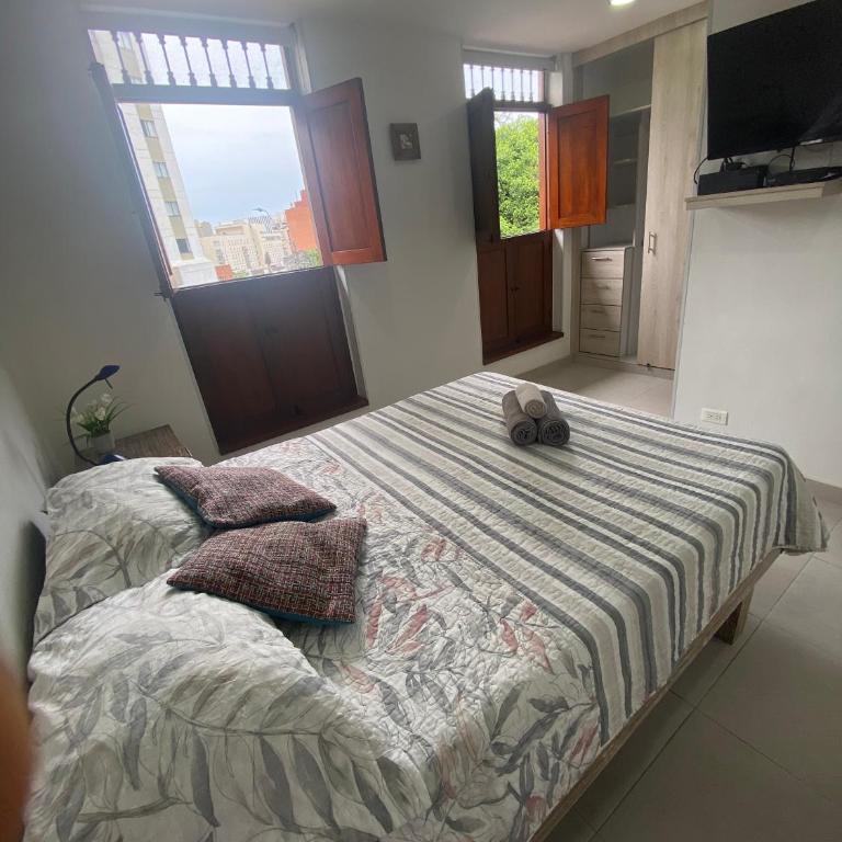 Arboleda de San Antonio Cali - Deluxe One-Bedroom Apartment with City View - 12