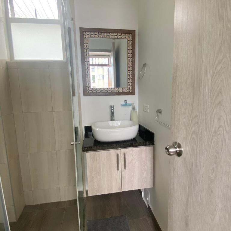 Arboleda de San Antonio Cali - Deluxe One-Bedroom Apartment with City View - 14