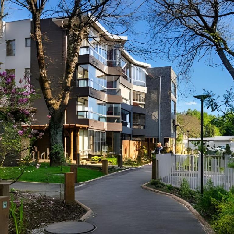 Garden Suite: WiFi + TV + Jardín + Calefacción - Apartment - 17