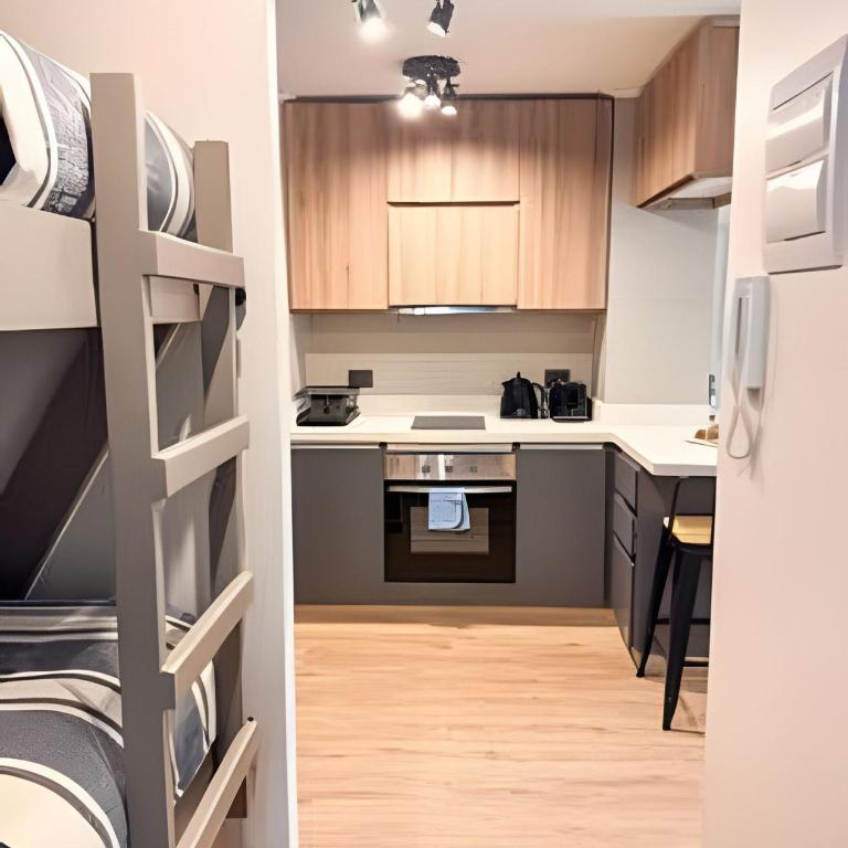 Garden Suite: WiFi + TV + Jardín + Calefacción - Apartment - 27