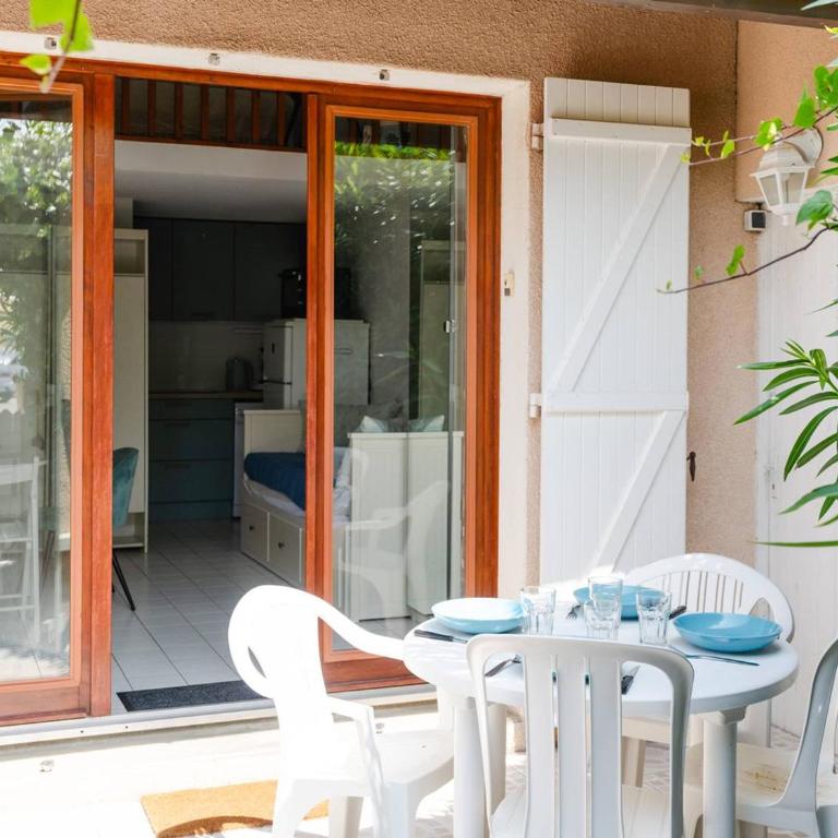 Pavillon Studio Mezzanine Climatisé Proche Plage avec Parking - FR-1-409A-37 - Villa - 4