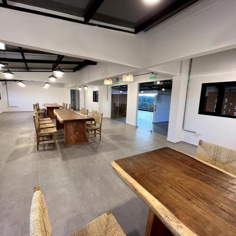 Moderno Dpto cerca del aeropuerto 1 dormitorio, Piscina, Gym, Cancha padel, CoWorking - Two-Bedroom Apartment - 22