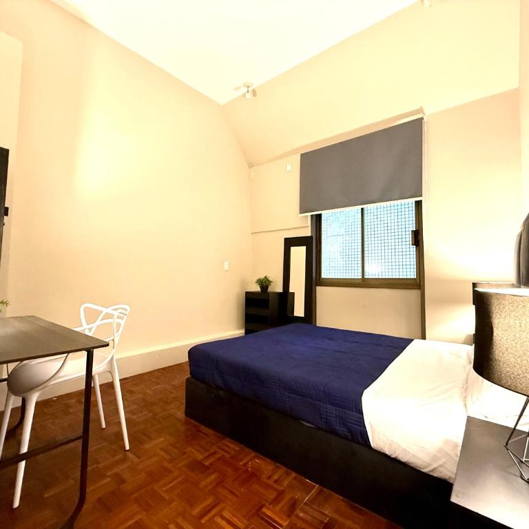 Roomies Suites - Zona Rosa - Double Room with Shared Bathroom - 9