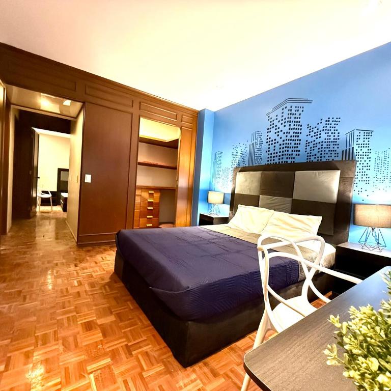 Roomies Suites - Zona Rosa - Double Room with Shared Bathroom - 1