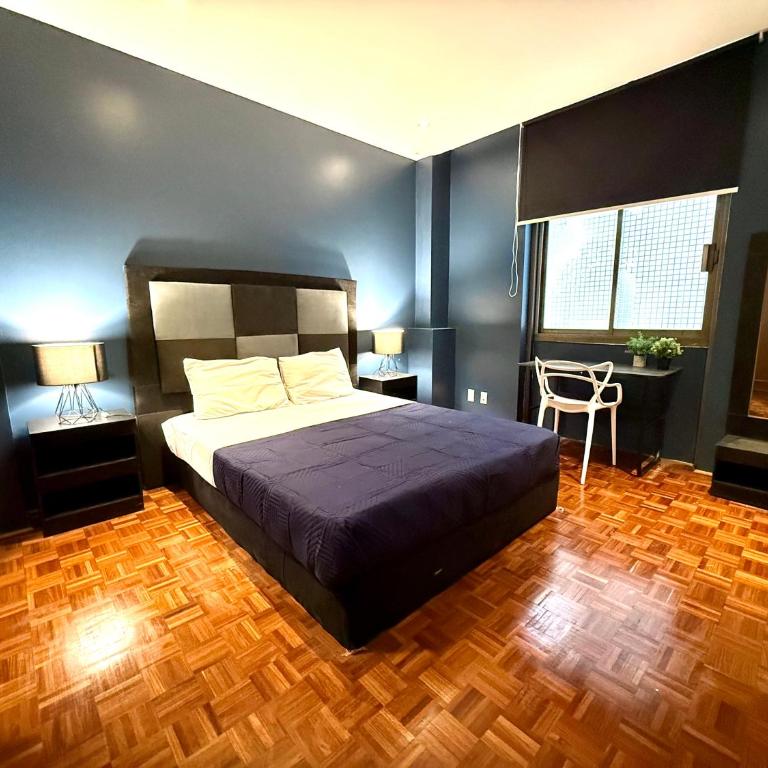 Roomies Suites - Zona Rosa - Double Room with Shared Bathroom - 3