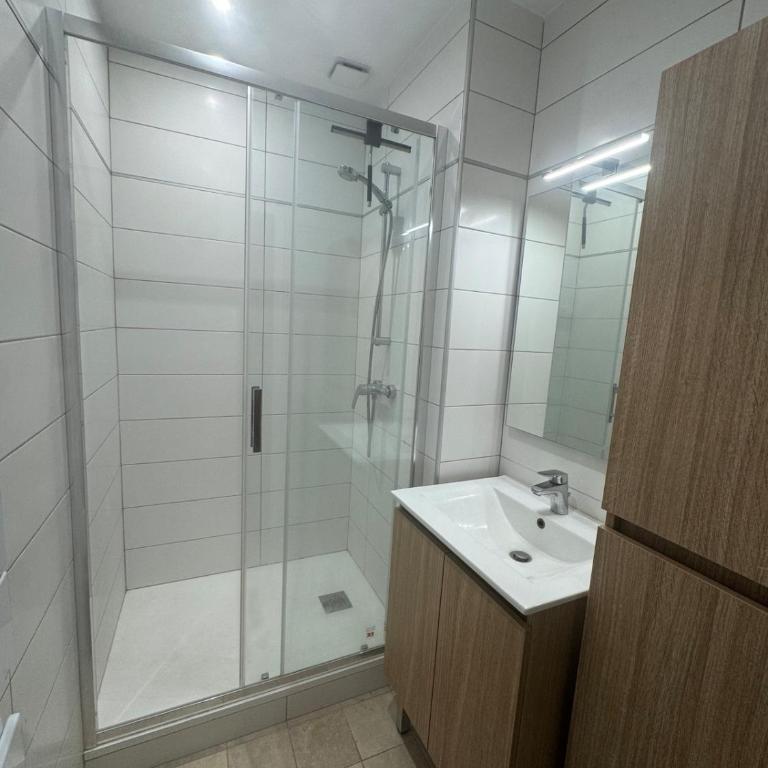 Lovely villa with pool in center Arles - Three-Bedroom Villa - 5