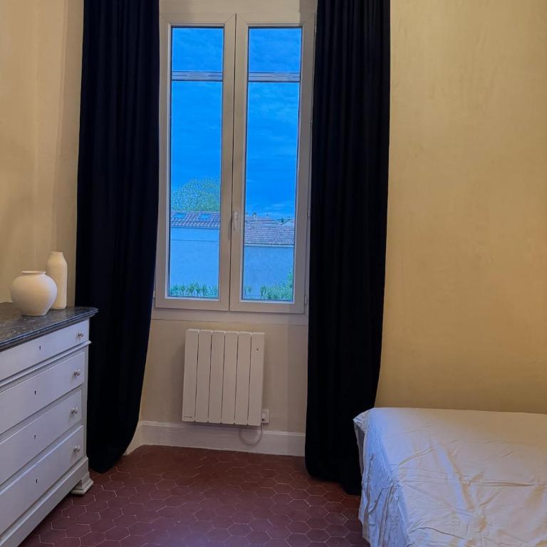 Lovely villa with pool in center Arles - Three-Bedroom Villa - 13