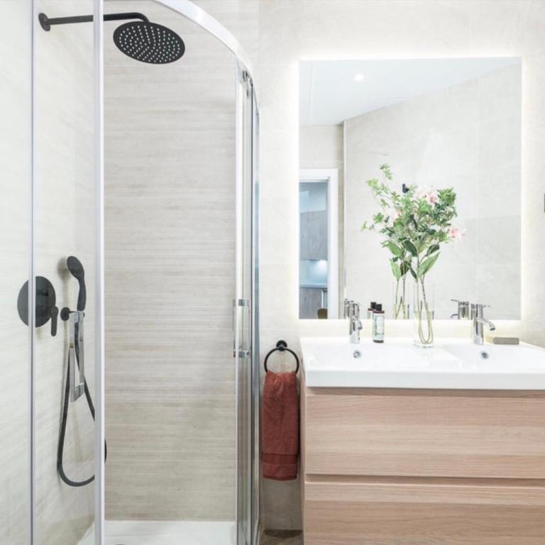 dPLACE To Be - Luxury apartments in Barrio de Salamanca - Apartamento Deluxe de 2 dormitorios con balcón - 11