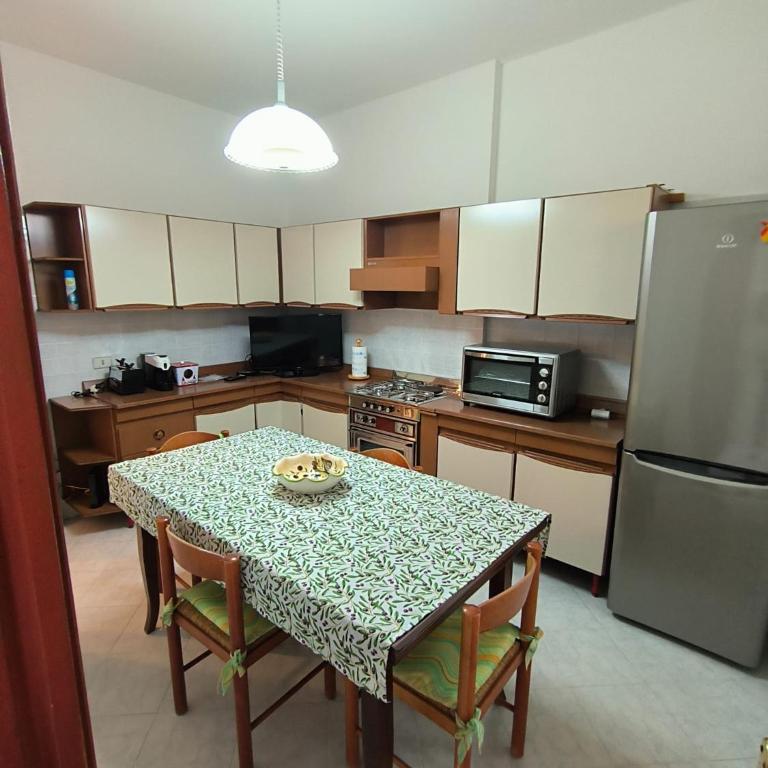 Casa via Bolzano 2 - Appartamento con 2 Camere da Letto - 4