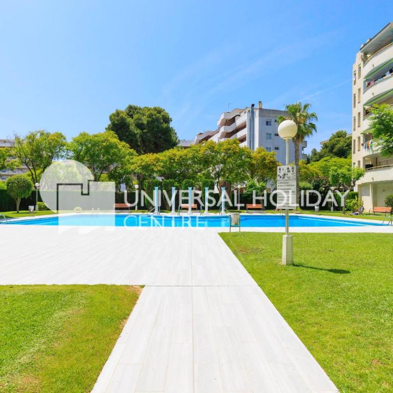 UHC Marathon Apartments - Apartment with Pool View - 4