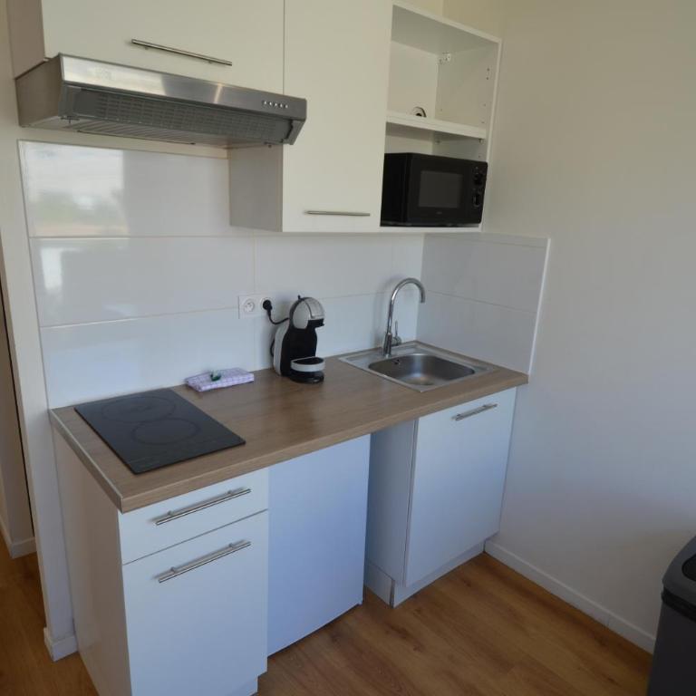 STUDIO CASSIN - next to tramway line 2 near airport - Studio - 5