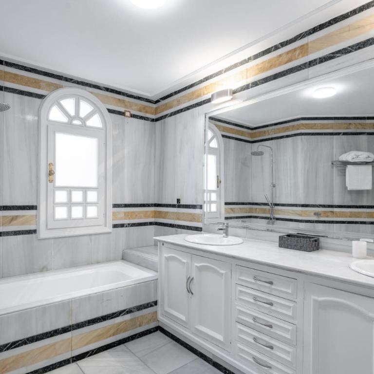 Palacio Suites Marbella - Junior Suite mit Terrasse - 13
