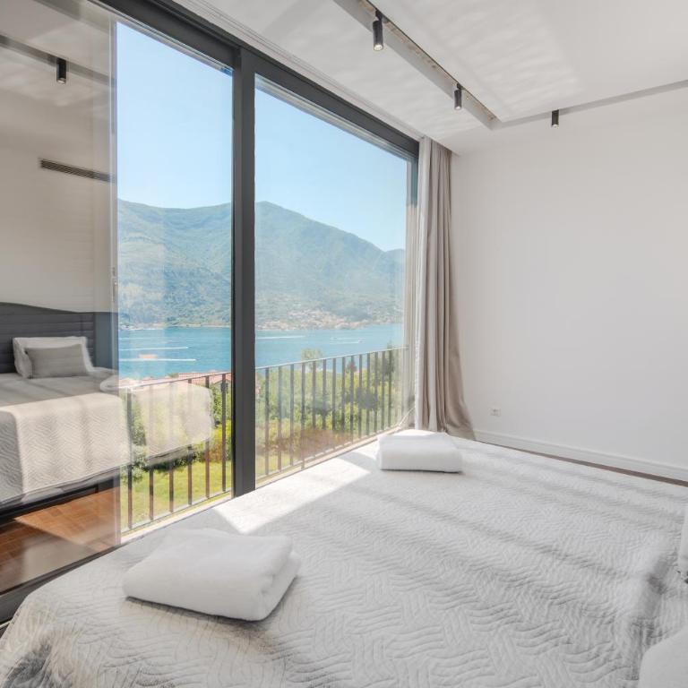 Villa Invicta with 17m pool and bay view - Vila - 35