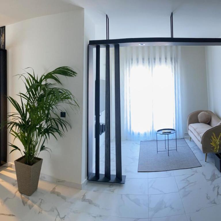 Reina Victoria La Plaza - Square Suite - 6