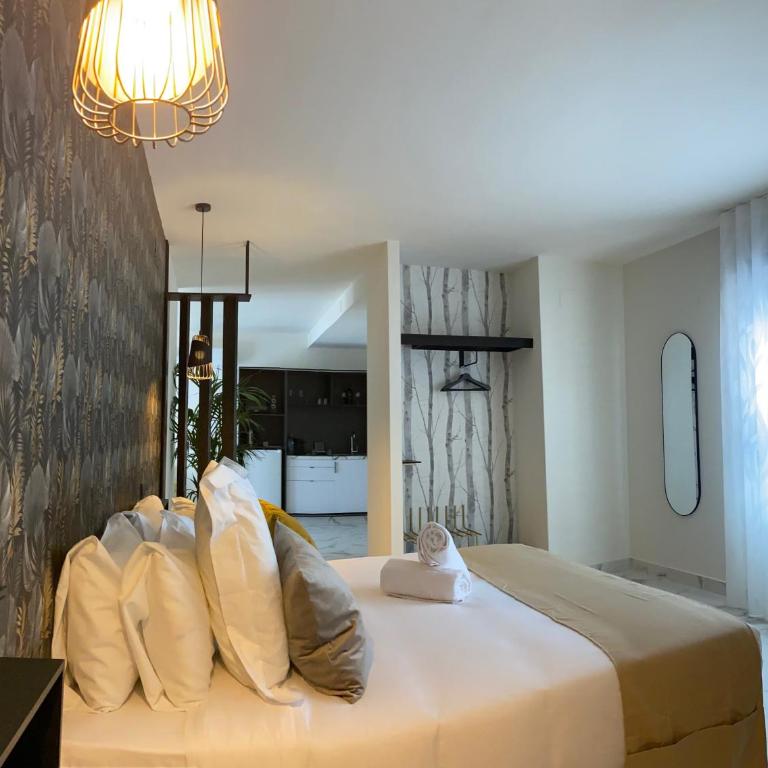 Reina Victoria La Plaza - Square Suite - 11