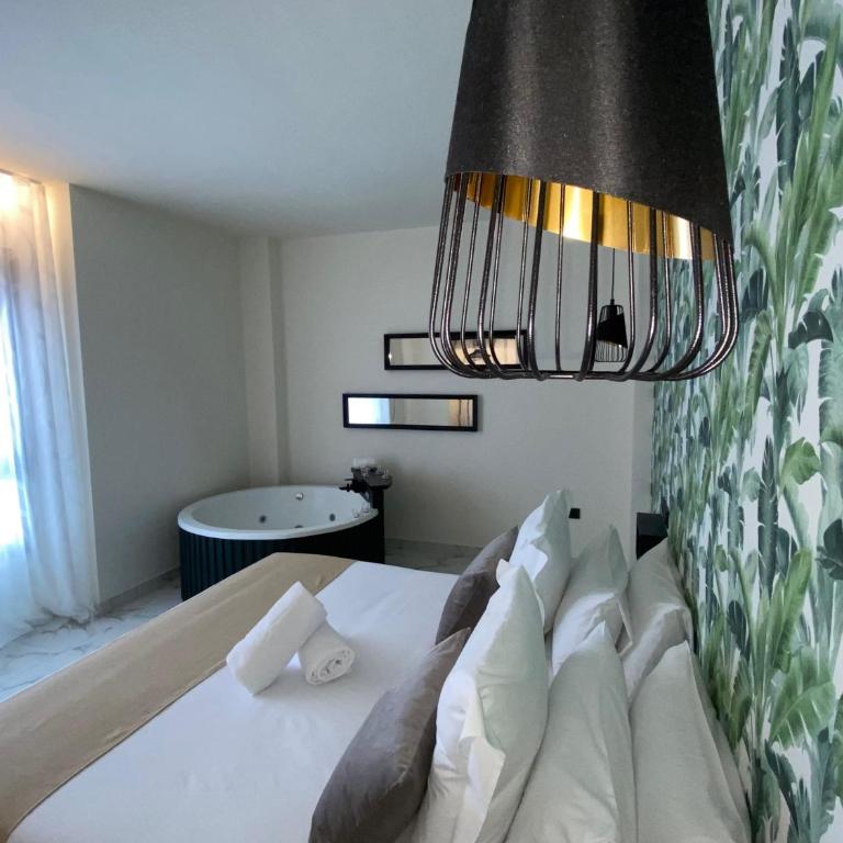 Reina Victoria La Plaza - Square Suite - 5